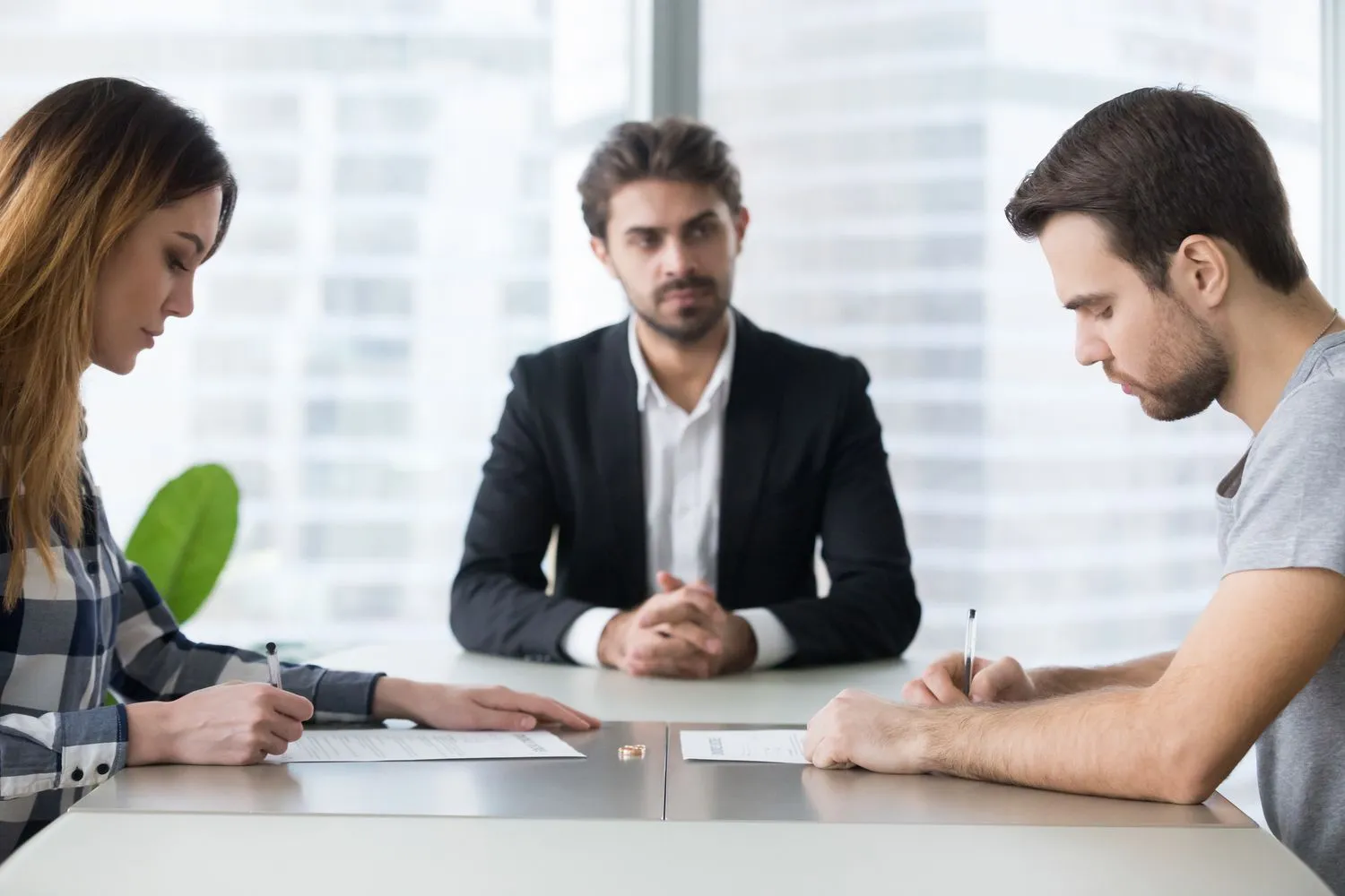 How EH Mediation Guides Couples Toward Fair and Balanced Outcomes Hampshire