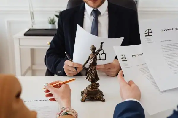 our fees Hampshire from EH Mediation - image of couple in joint mediation meeting